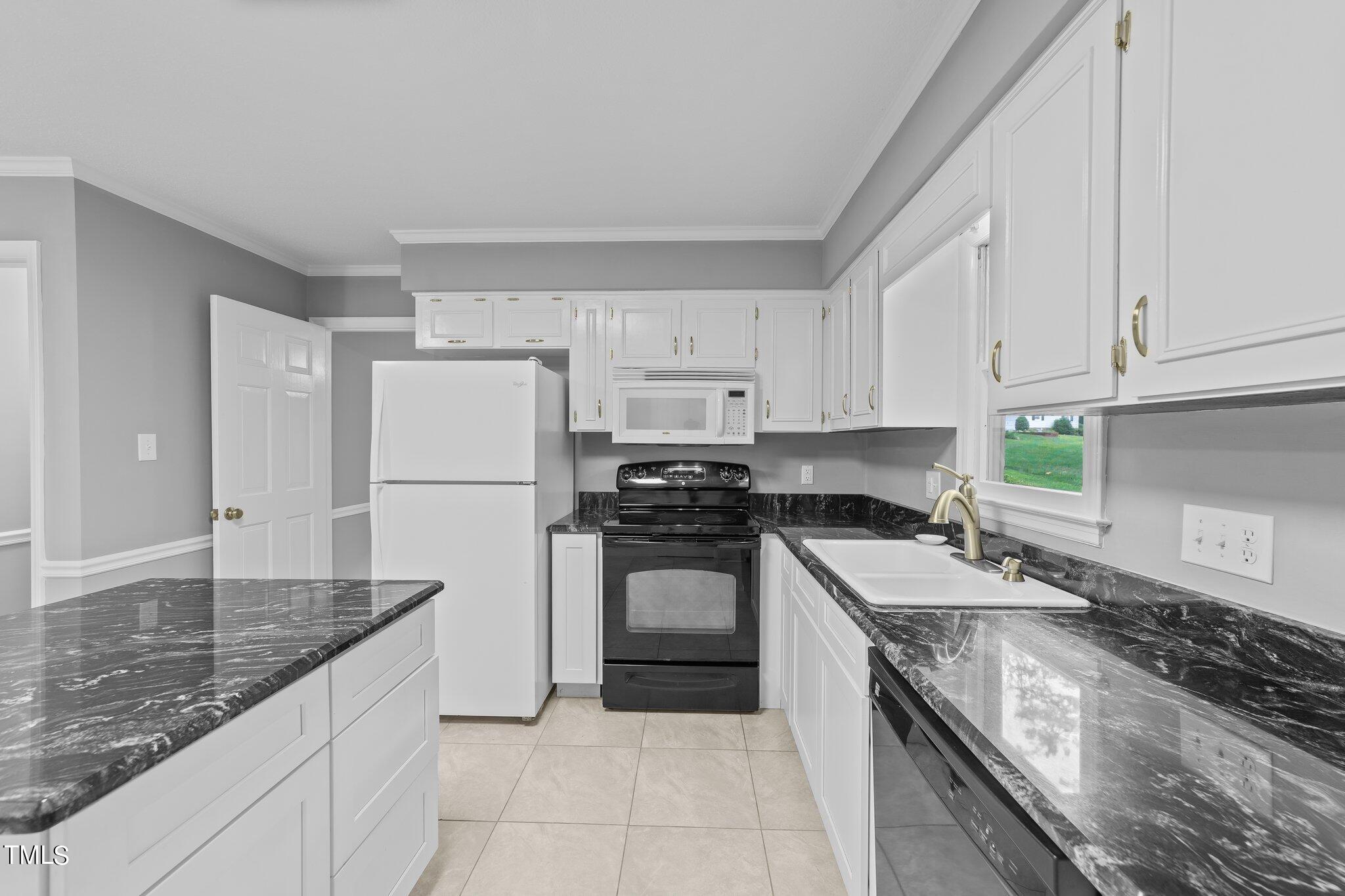 2301 Pastille Lane Raleigh, NC 27612 - Photo 15 of 40 33-web-or-mls-VB4A7681