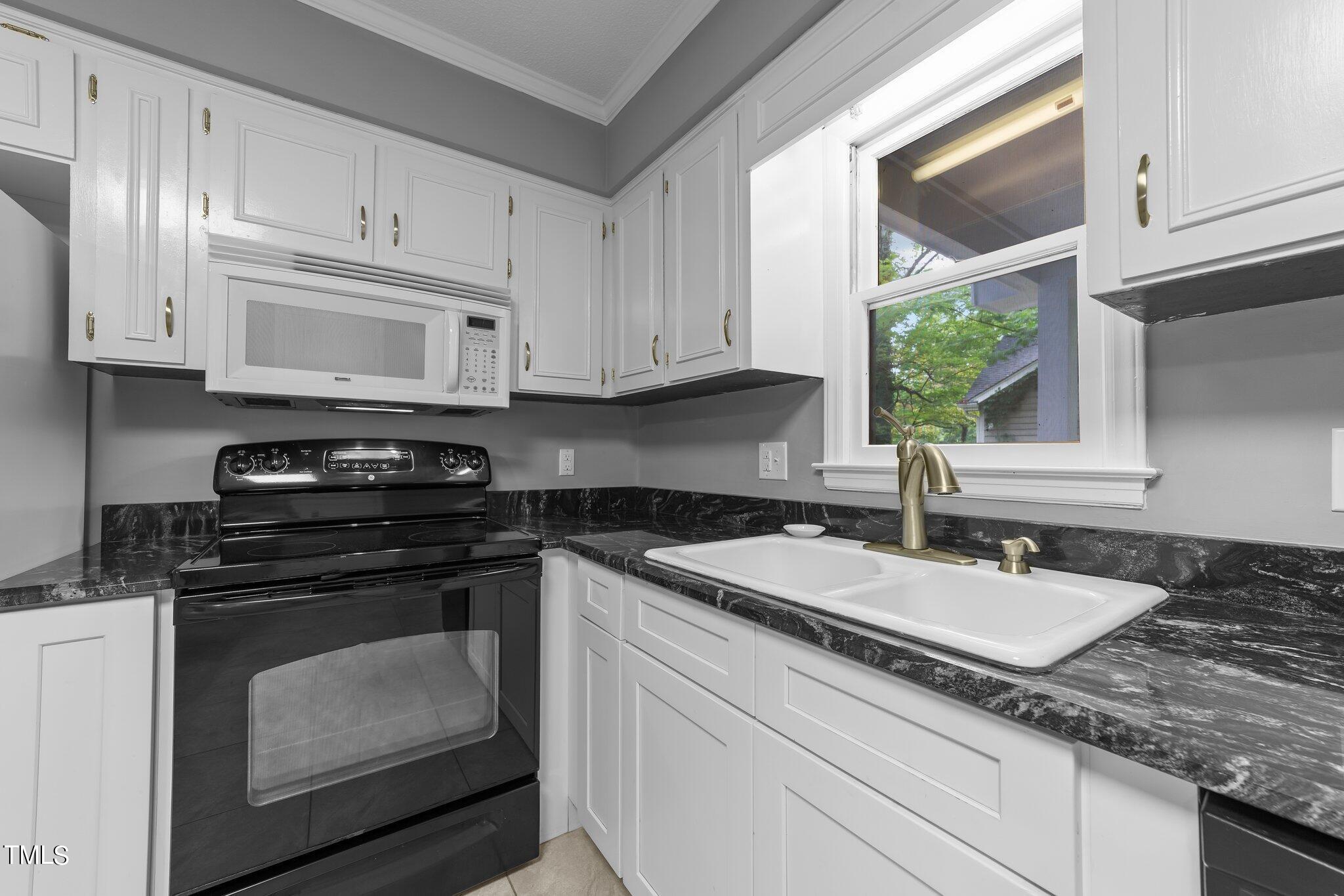 2301 Pastille Lane Raleigh, NC 27612 - Photo 18 of 40 36-web-or-mls-VB4A7690