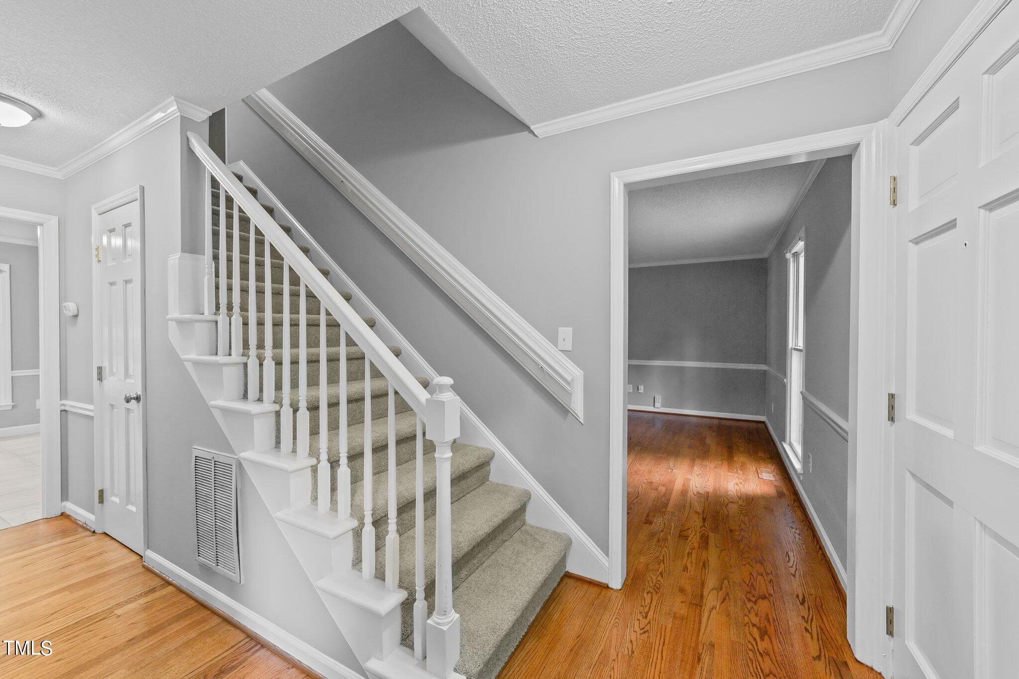 2301 Pastille Lane Raleigh, NC 27612 - Photo 4 of 40 22-web-or-mls-VB4A7641