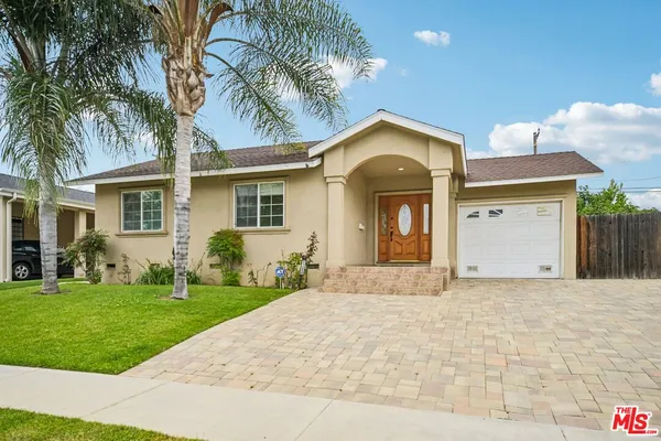 $1,360,000 | 17550 Collins Street, Encino, CA 91316