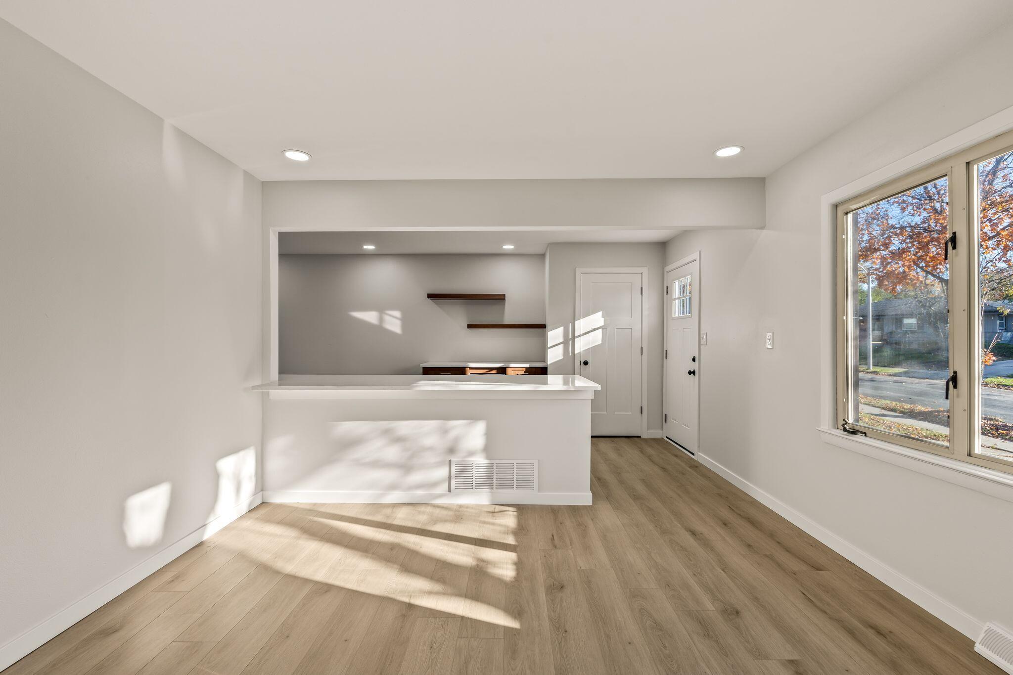 9610 West Rio Street Milwaukee, WI 53225 - Photo 11 of 26 9610 W Rio St, Milwaukee - HDR-11