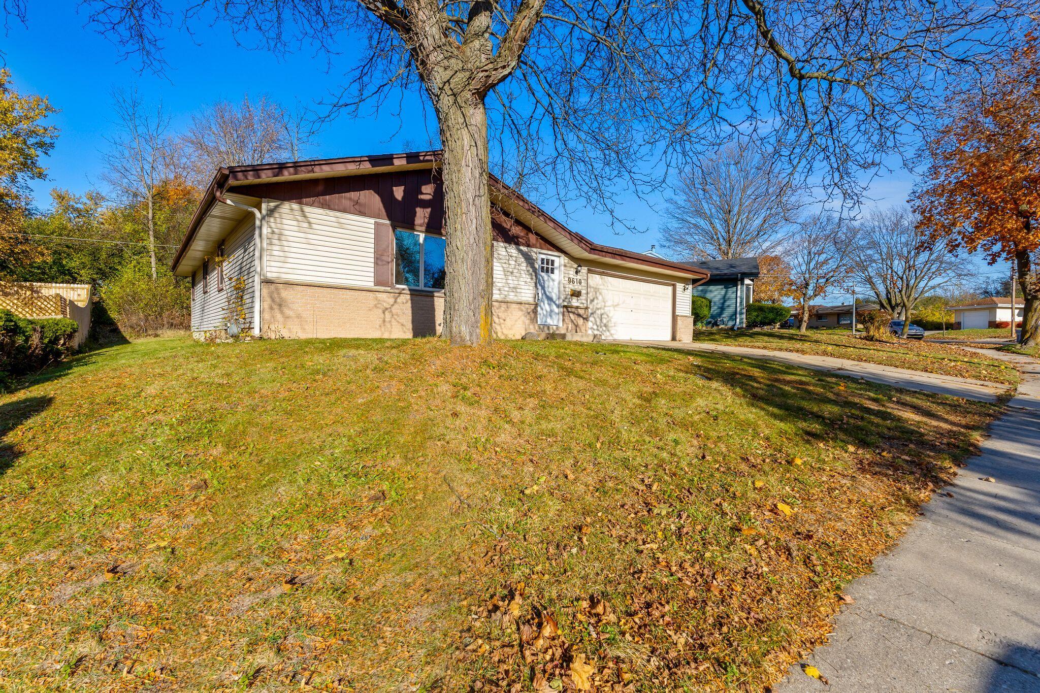 9610 West Rio Street Milwaukee, WI 53225 - Photo 2 of 26 9610 W Rio St, Milwaukee - HDR-01