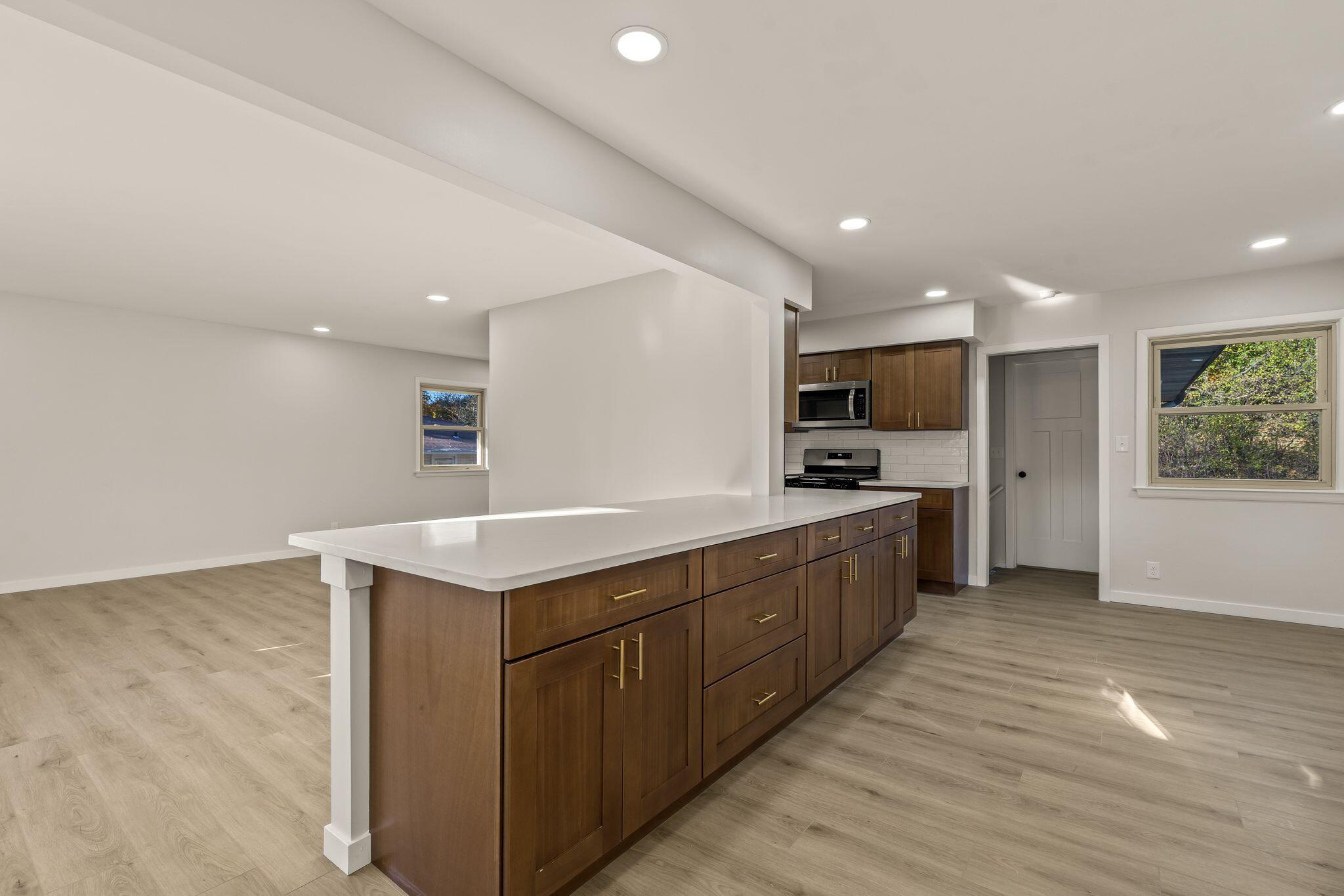 9610 West Rio Street Milwaukee, WI 53225 - Photo 3 of 26 9610 W Rio St, Milwaukee - HDR-03