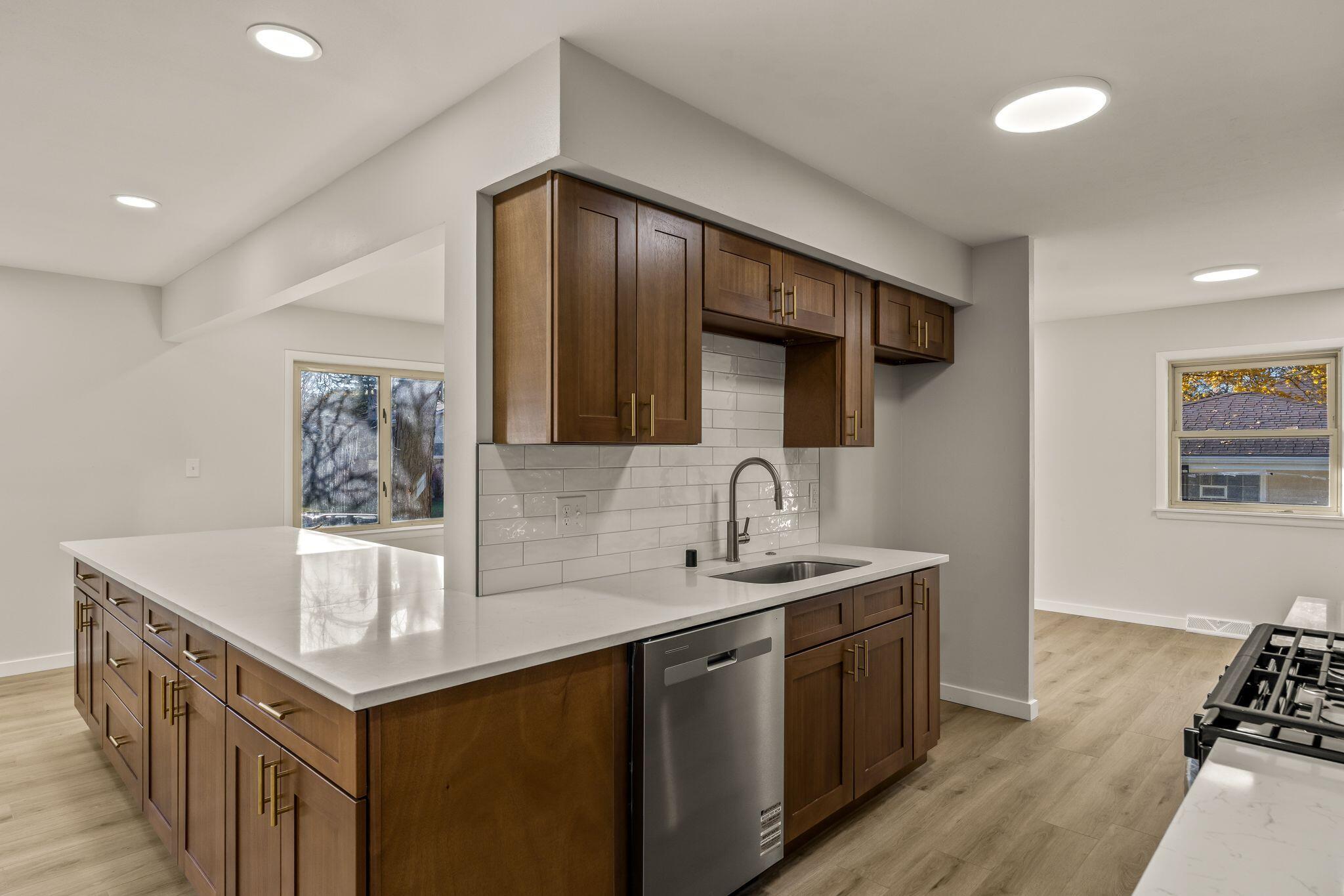 9610 West Rio Street Milwaukee, WI 53225 - Photo 7 of 26 9610 W Rio St, Milwaukee - HDR-07