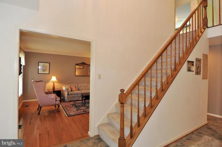 2677 Thornbrook Road Ellicott City, MD 21042 - Photo 2 of 24 Hallway