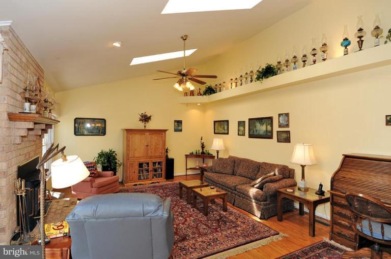 2677 Thornbrook Road Ellicott City, MD 21042 - Photo 14 of 24 Family Room