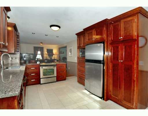 32 Narrows Road Bristol, RI 02809 - Photo 10 of 12 Kitchen.