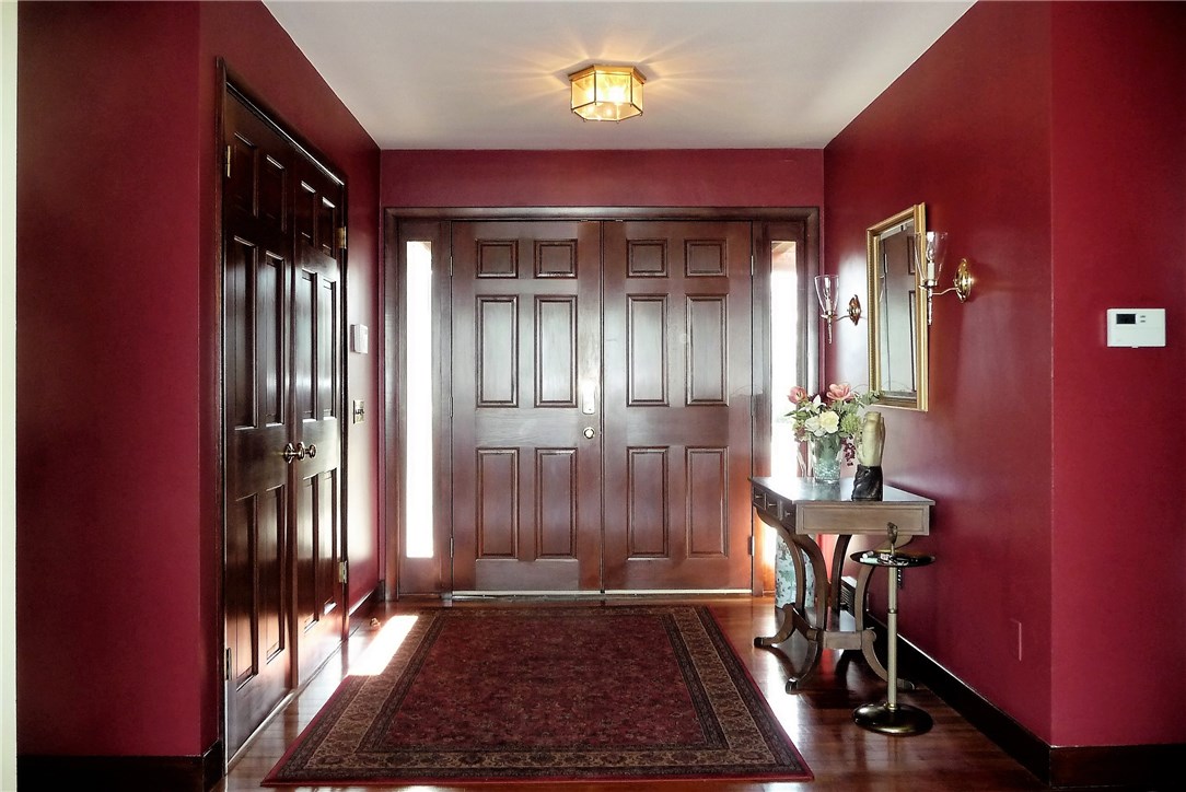 38 Selkirk Road Cranston, RI 02905 - Photo 8 of 37 Gallery Image 8