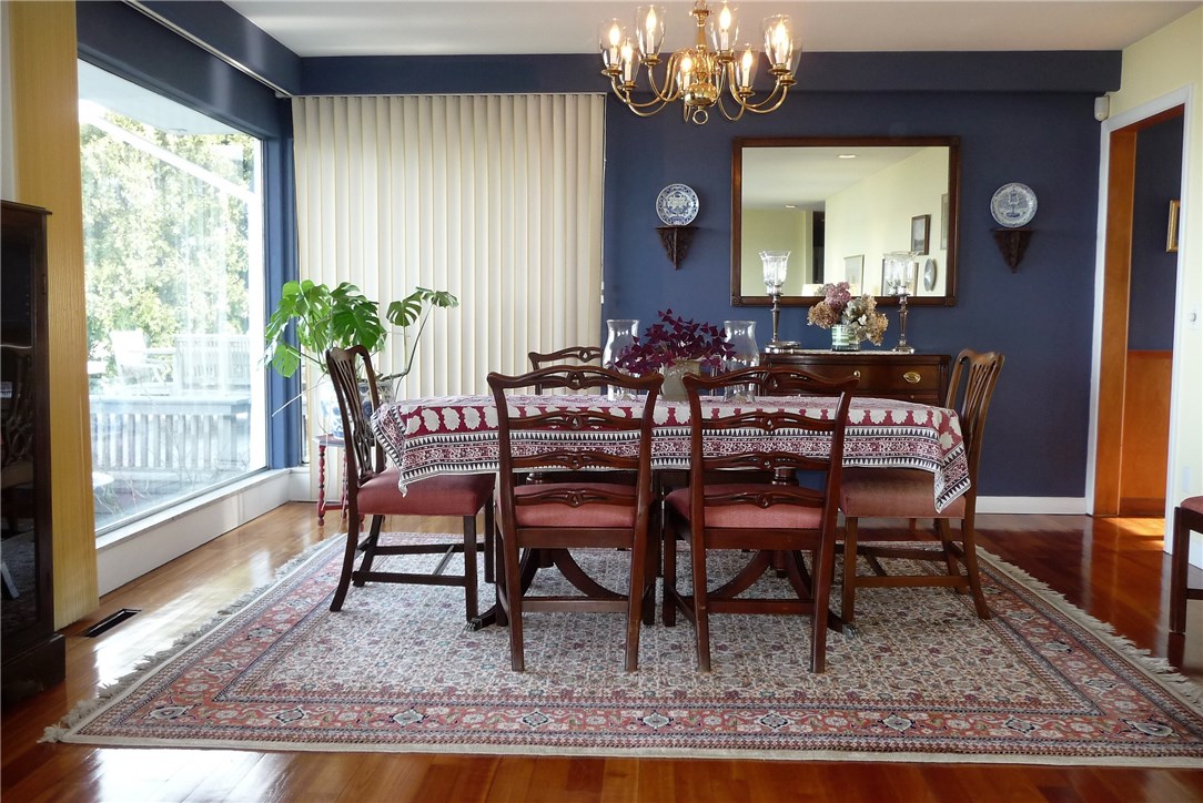38 Selkirk Road Cranston, RI 02905 - Photo 10 of 37 Gallery Image 10