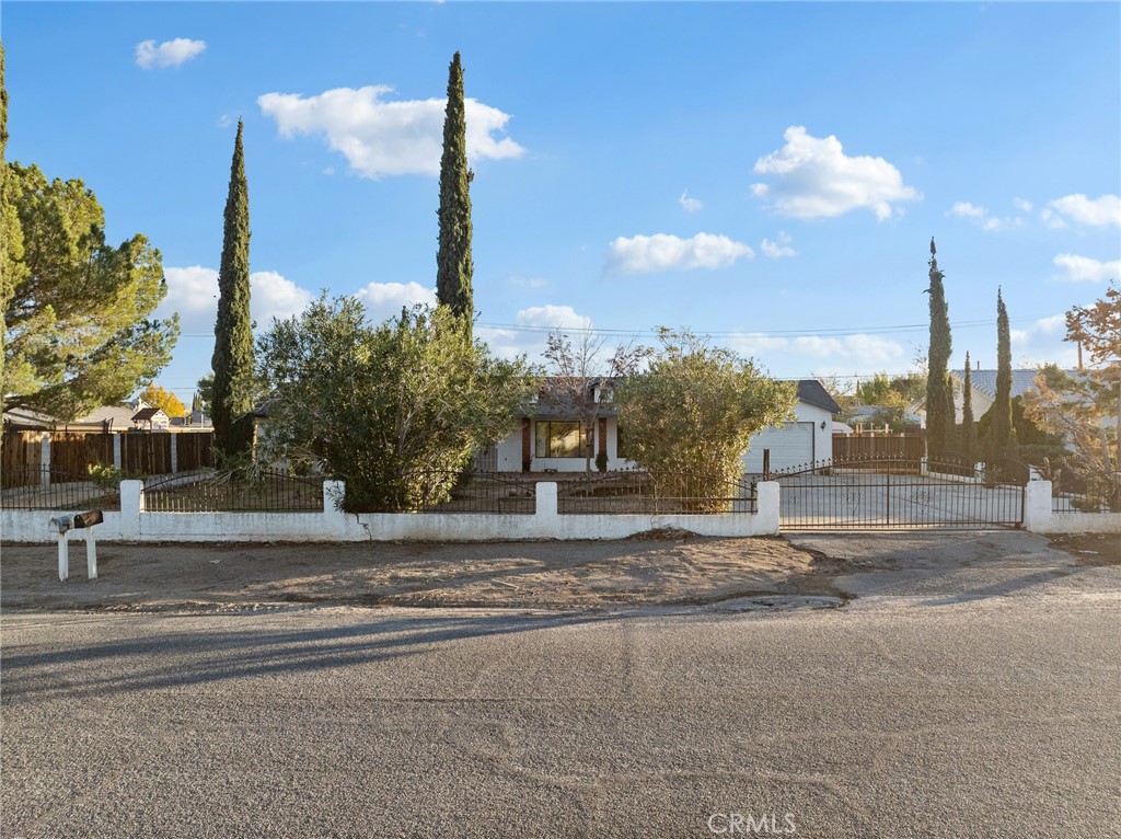 14669 La Brisa Road Victorville, CA 92392 - Photo 1 of 41