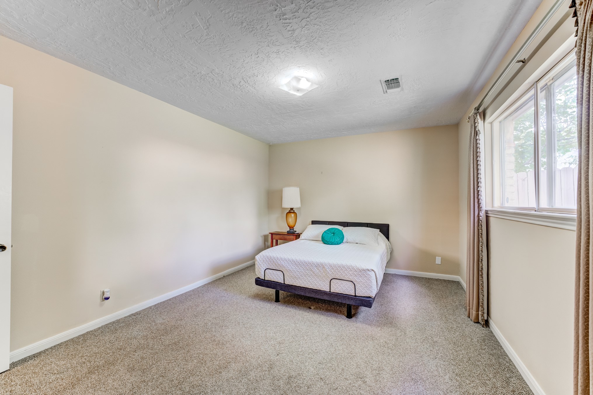 3334 Spring Valley Road Houston, TX 77080 - Photo 24 of 40