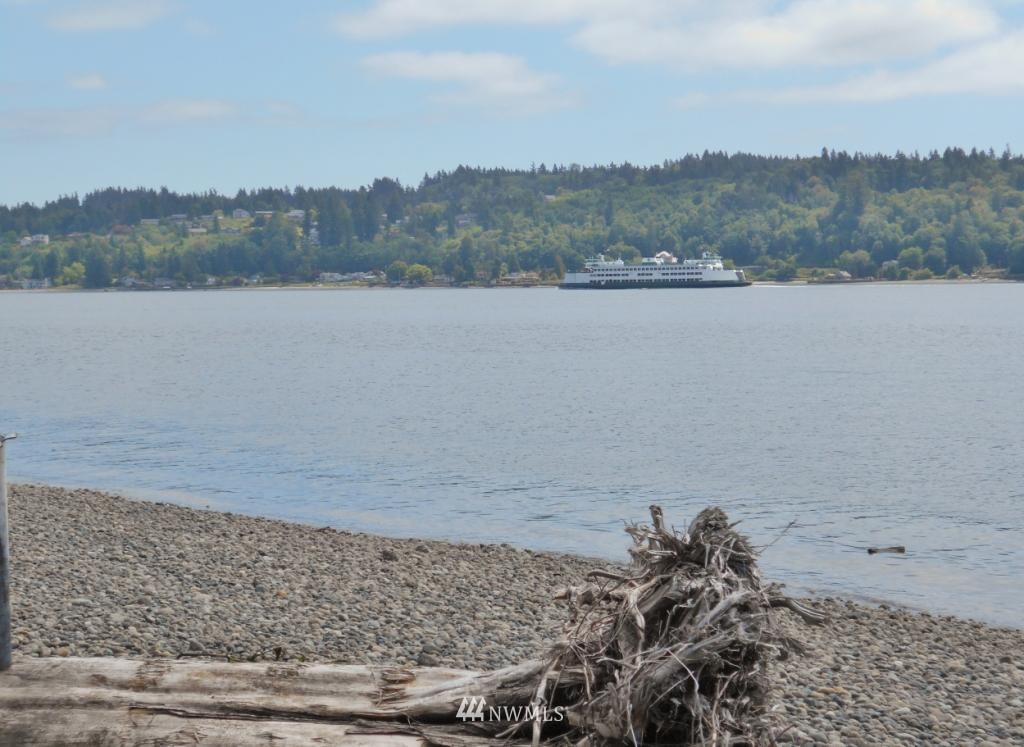 609 Shore Drive Bremerton, WA 98310 - Photo 4 of 14