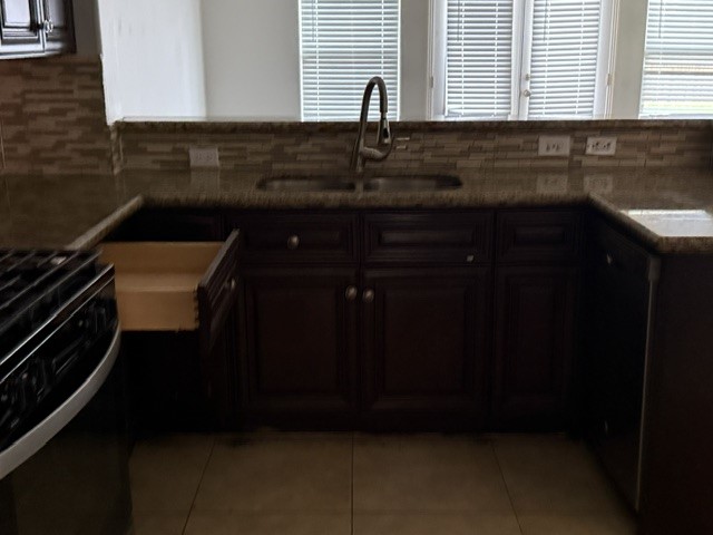 2410 Ranna Court Sugar Land, TX 77498 - Photo 7 of 12