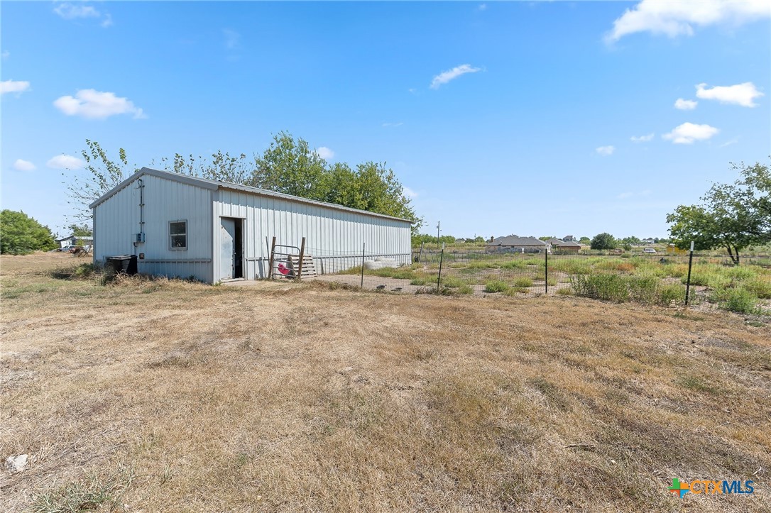 14815 Johnson Rd Trail Manor, TX 78653 - Photo 16 of 37