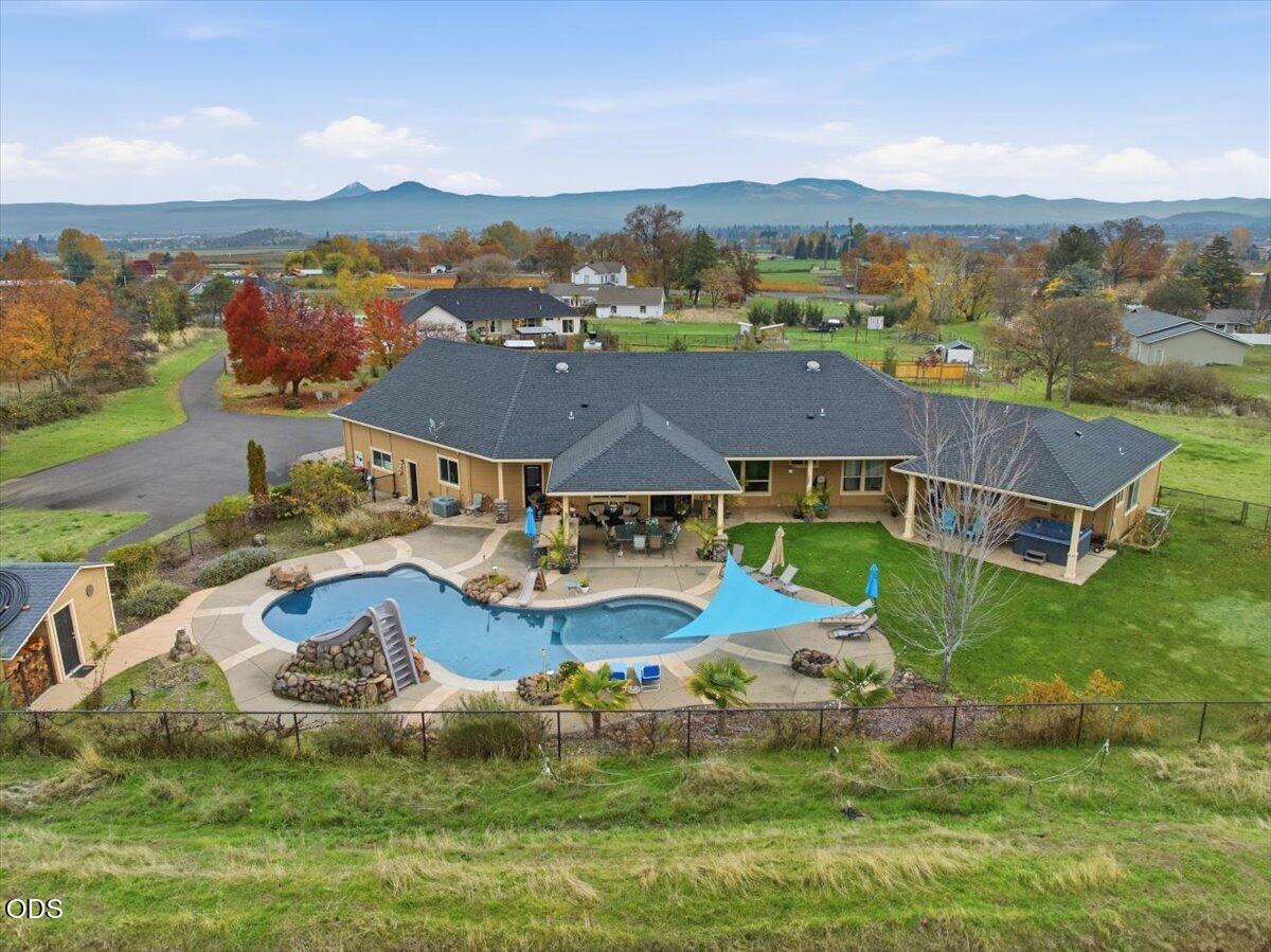 899 Old Stage Road Medford, OR 97502 - Photo 50 of 53