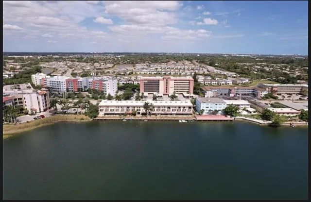 $2,200 | 1101 Crystal Lake Drive, Unit 609, Deerfield Beach, FL 33064