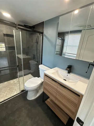 $2,200 | 1101 Crystal Lake Drive, Unit 609, Deerfield Beach, FL 33064