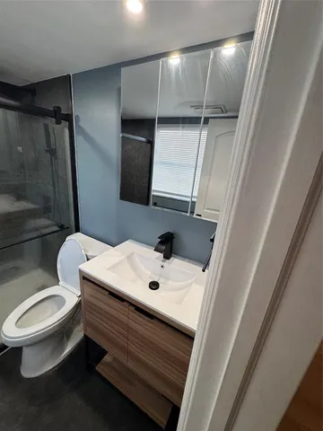 $2,200 | 1101 Crystal Lake Drive, Unit 609, Deerfield Beach, FL 33064