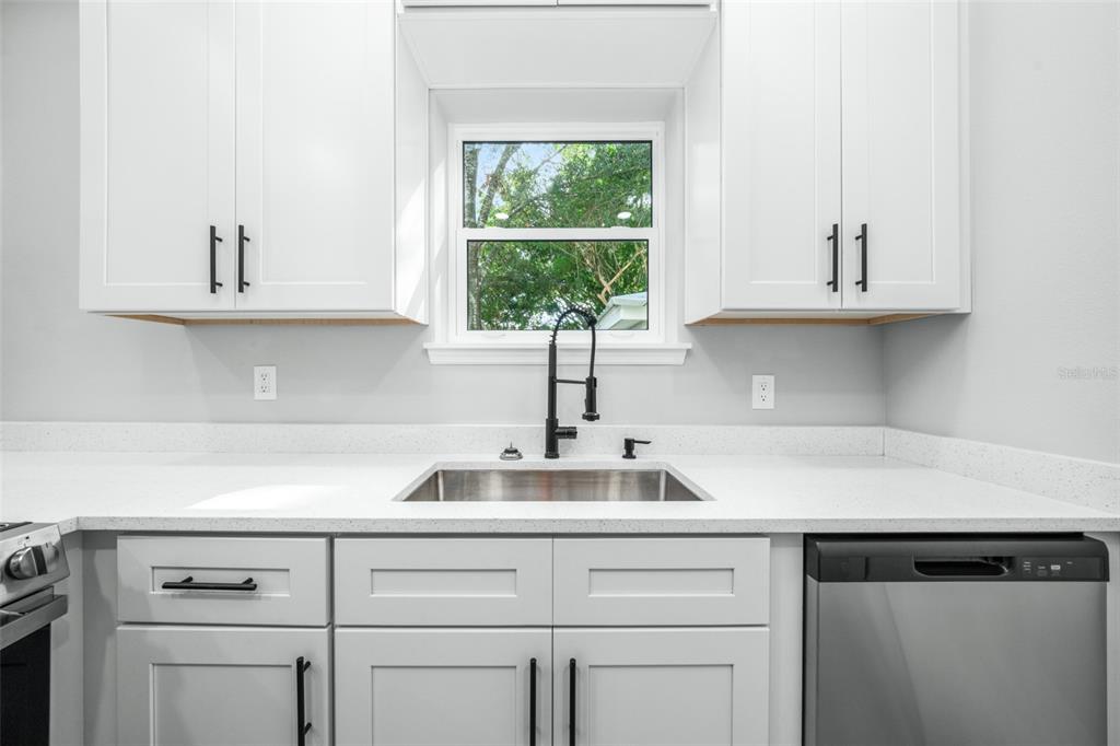 2417 Gardenview Road Sebring, FL 33870 - Photo 10 of 56 Gallery Image 10