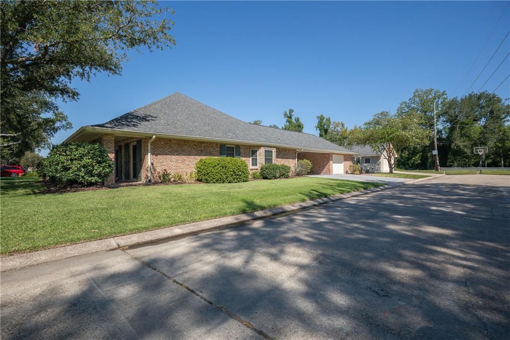 249 Devon Road Laplace, LA 70068 - Photo 3 of 30