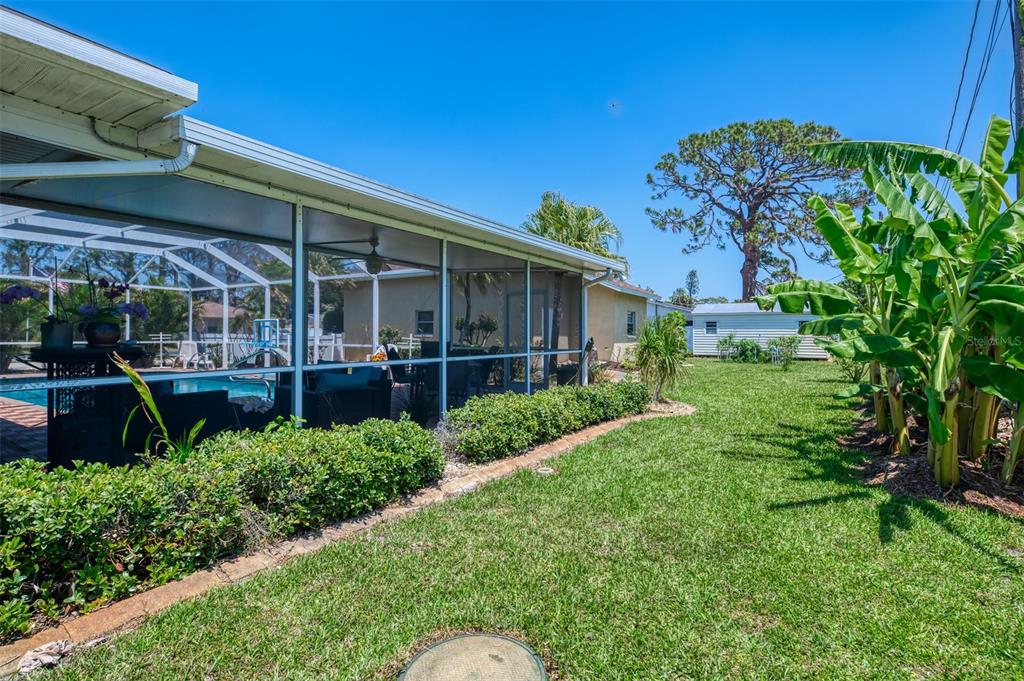 1585 Poinciana Road Venice, FL 34293 - Photo 12 of 65 Gallery Image 12