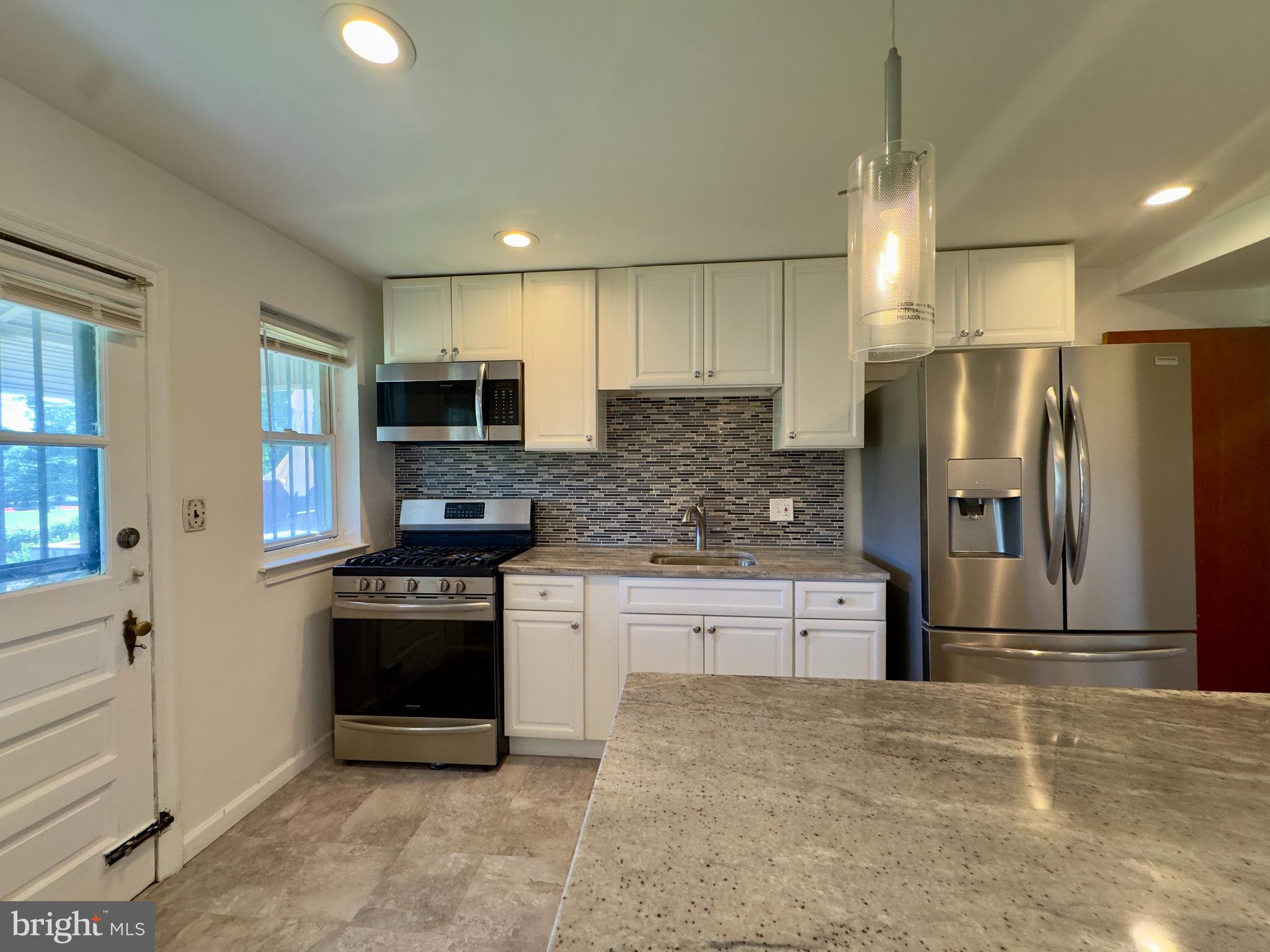5781 Edgepark Road Baltimore, MD 21239 - Photo 6 of 20