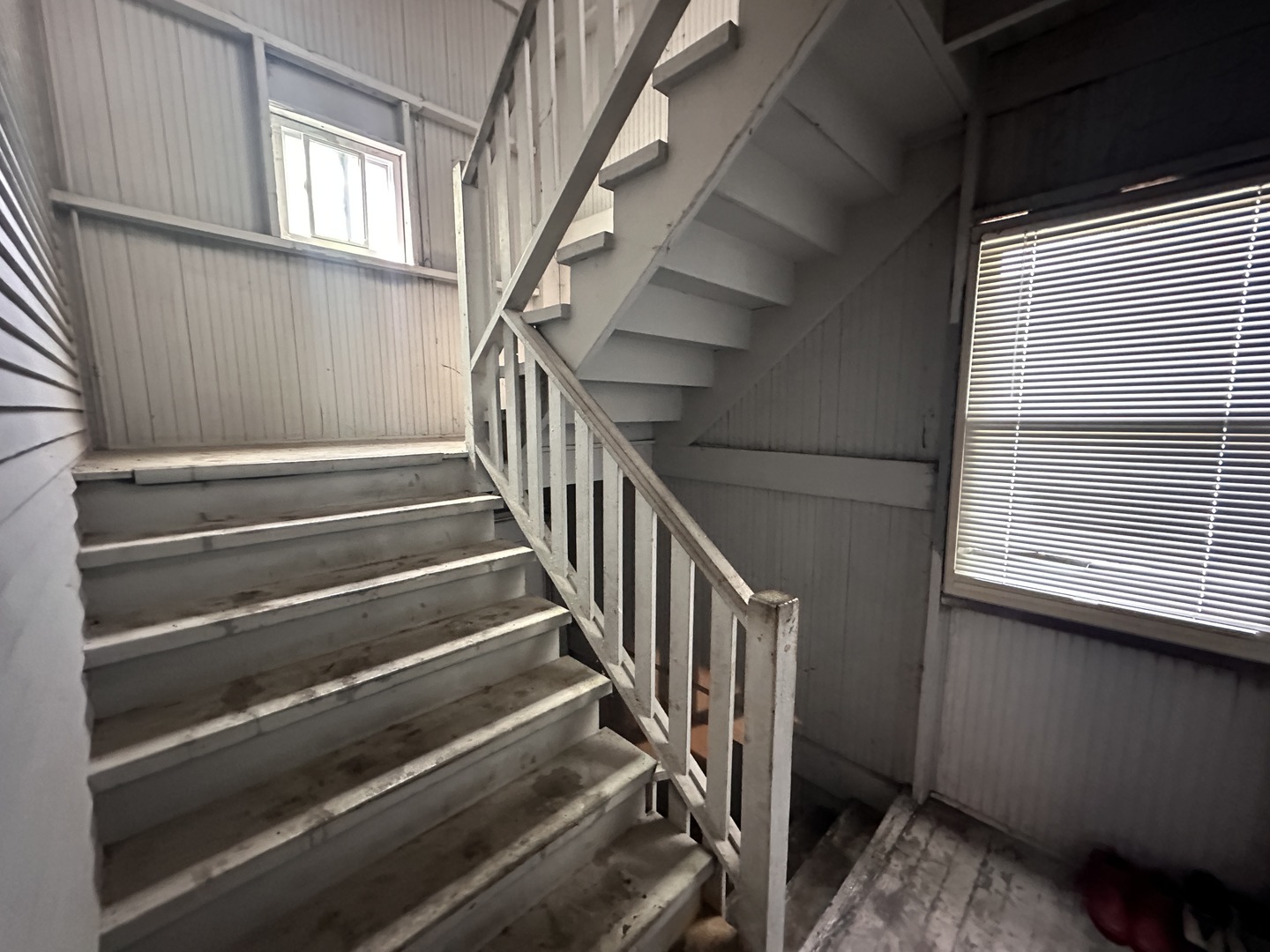 26 East 101st Place Chicago, IL 60628 - Photo 13 of 22 a view of entryway