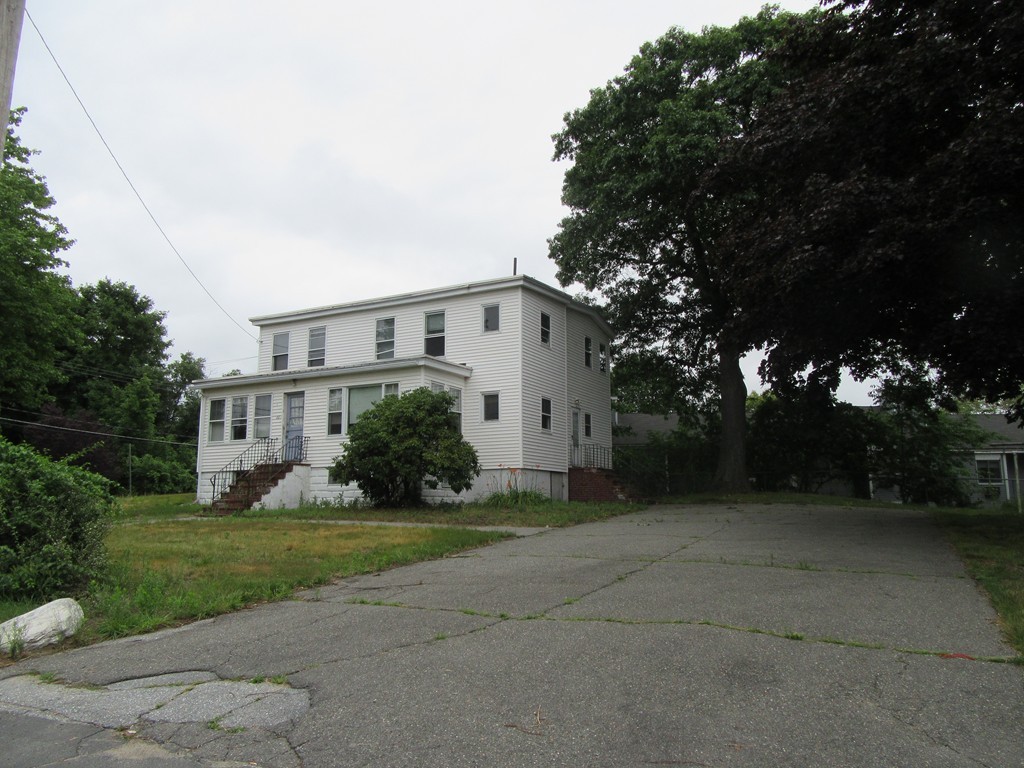 44 Calumet Road Methuen, MA 01844 - Photo 1 of 19 Gallery Image 1