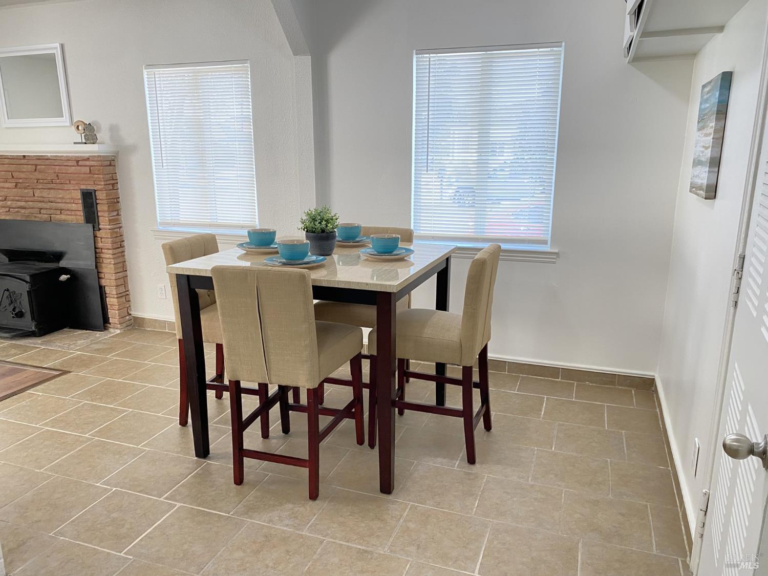 1047 Ohio Street Fairfield, CA 94533 - Photo 15 of 36 a dining room with furniture and window