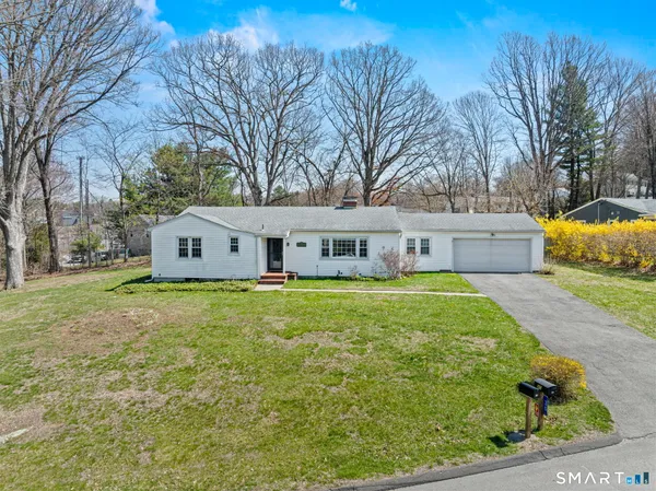 $499,000 | 30 Sky Edge Drive, Bethel, CT 06801