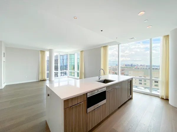 $11,000 | 188 Brookline Avenue, Unit 19K, Boston, MA 02215