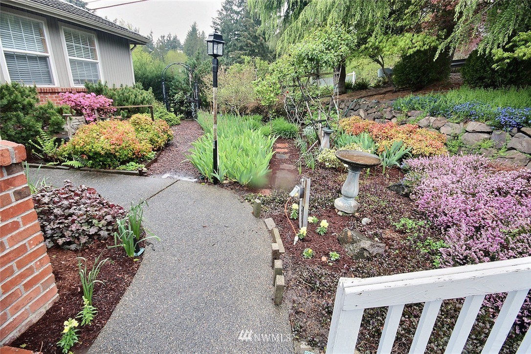19203 99th Place South Renton, WA 98055 - Photo 2 of 25