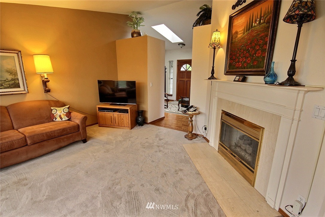 19203 99th Place South Renton, WA 98055 - Photo 5 of 25