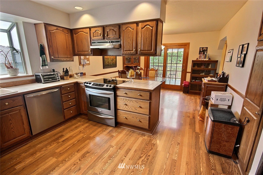 19203 99th Place South Renton, WA 98055 - Photo 9 of 25