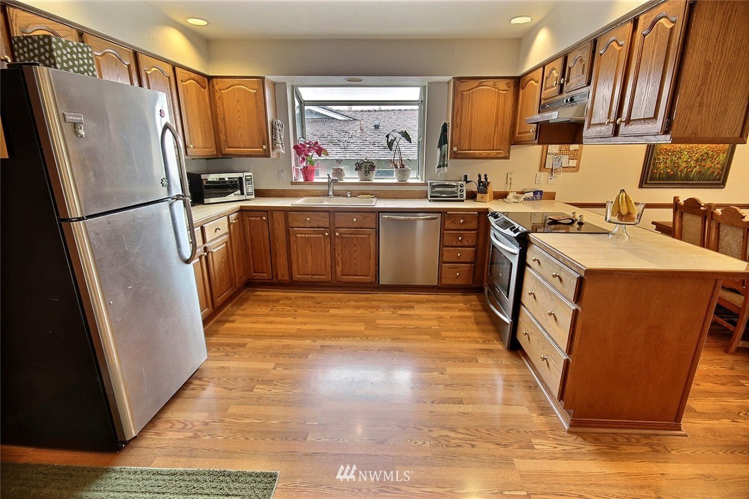 19203 99th Place South Renton, WA 98055 - Photo 10 of 25