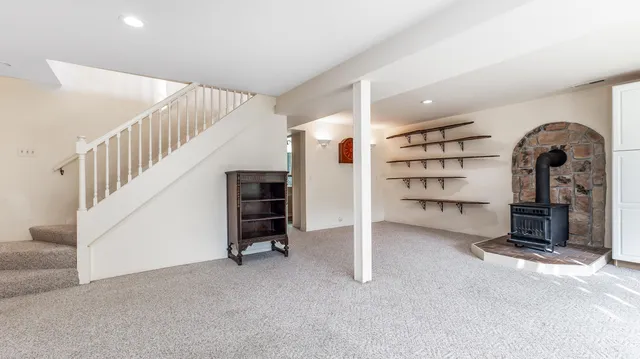 a view of entryway and workspace