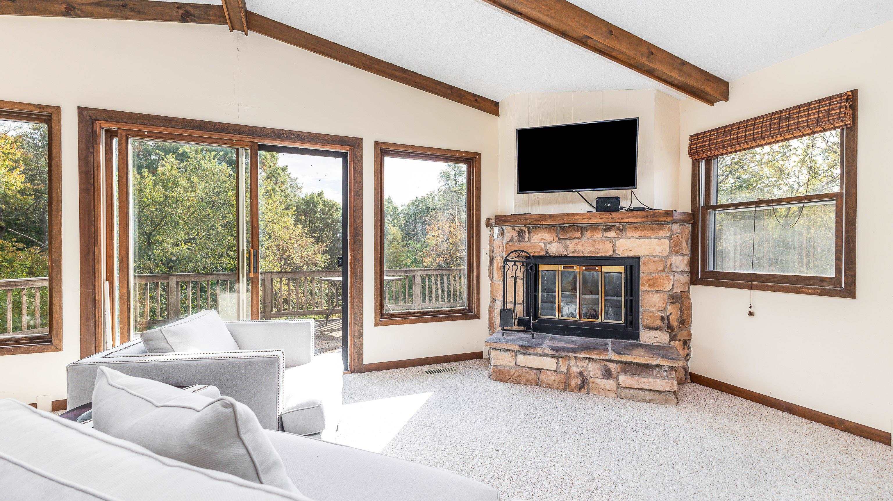 6 Meadow Path Galena, IL 61036 - Photo 3 of 29