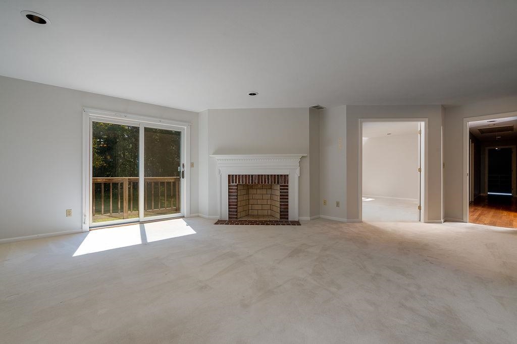 207 Wheeler Road Hollis, NH 03049 - Photo 22 of 40
