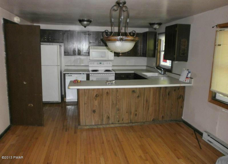 608 Edinburgh Road Bushkill, PA 18324 - Photo 3 of 6