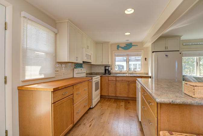 119 Hills Beach Road Biddeford, ME 04005 - Photo 3 of 52 119 Hills Beach Rd Biddeford, ME pic#3
