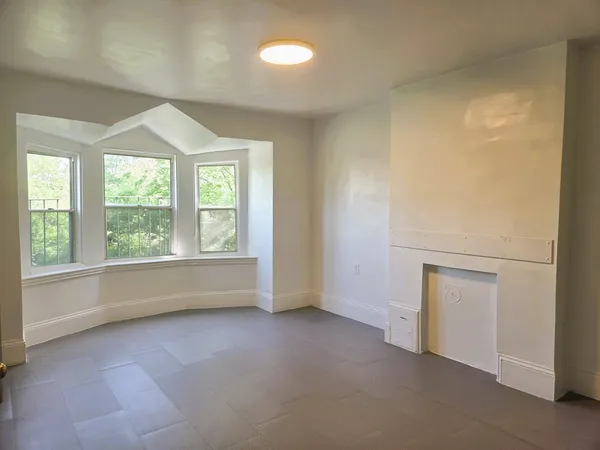 $2,700 | 111 Chandler Street, Unit 4, Boston, MA 02116