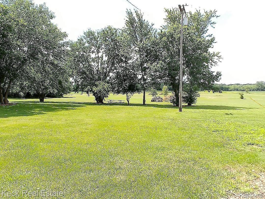 887 Lasalle Road Monroe, MI 48162 - Photo 16 of 61 107.jpg