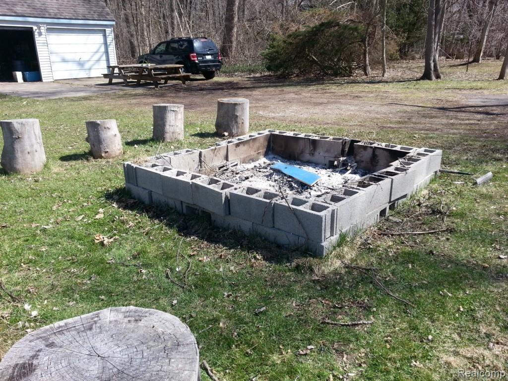 19409 Inkster Road Romulus, MI 48174 - Photo 22 of 27 FIRE PIT.jpg