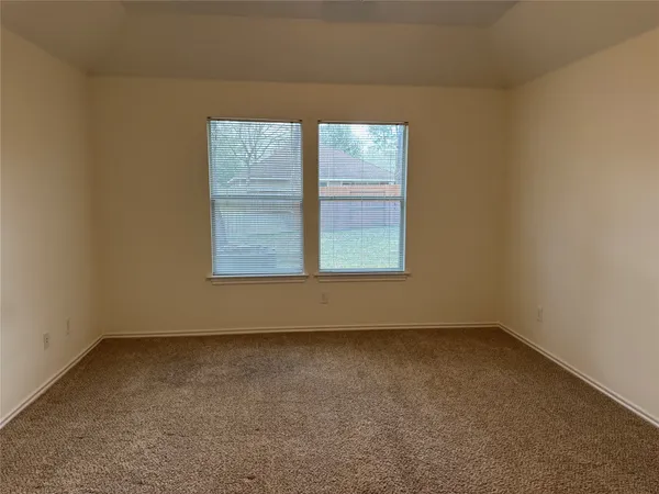 $2,390 | 10 Druids Glen Place, The Woodlands, TX 77382