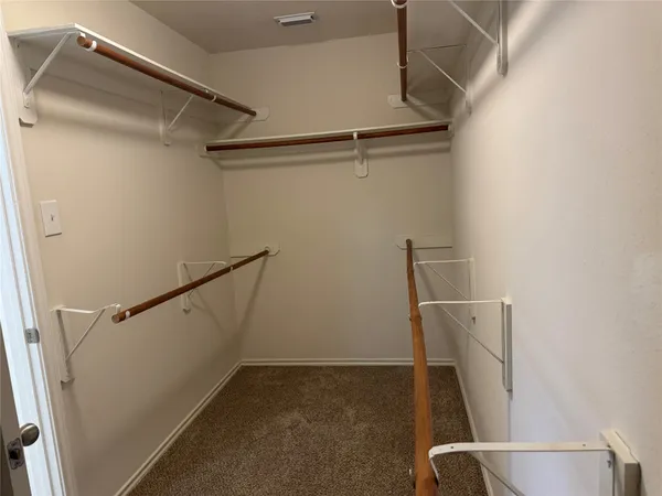 $2,390 | 10 Druids Glen Place, The Woodlands, TX 77382