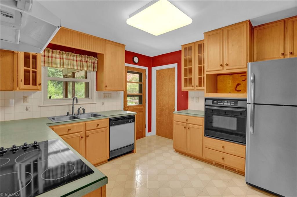 709 Summit Road High Point, NC 27265 - Photo 10 of 31