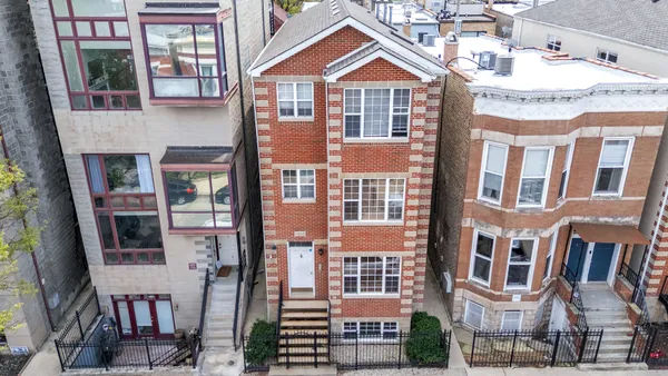 $2,100 | 2023 West Superior Street, Unit G, Chicago, IL 60612