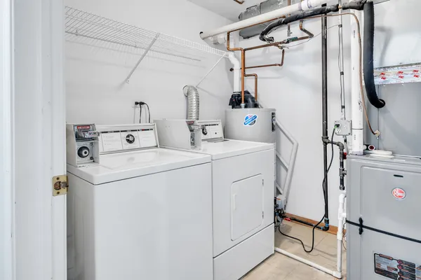 $2,100 | 2023 West Superior Street, Unit G, Chicago, IL 60612