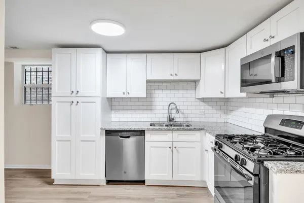 $2,100 | 2023 West Superior Street, Unit G, Chicago, IL 60612