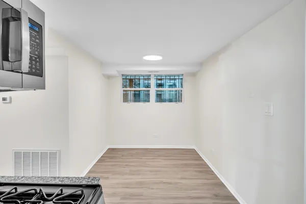 $2,100 | 2023 West Superior Street, Unit G, Chicago, IL 60612